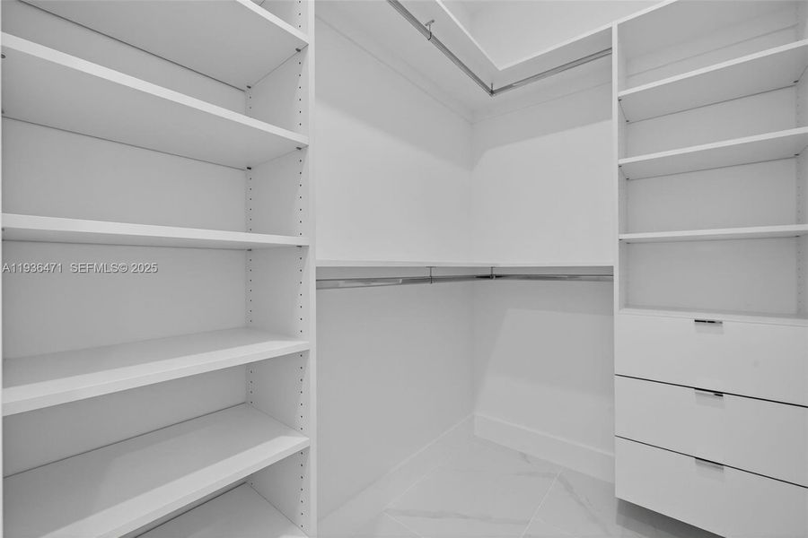 Image 27 of a home in .