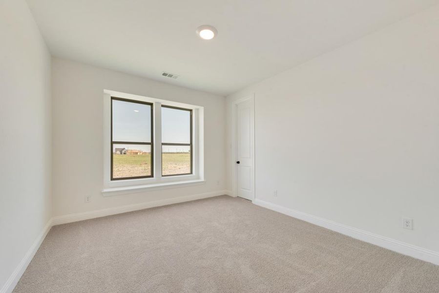 Representative unfurnished interior of a home built from the Grand Silverwood by Grand Homes in Grand Oaks, Celina (Image 25).
