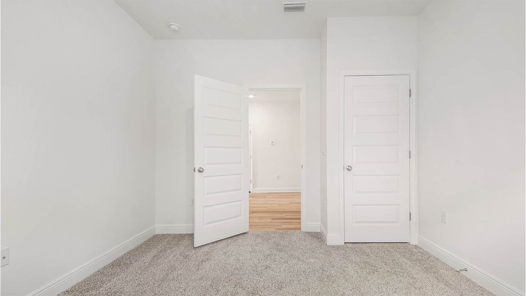 Spacious, unfurnished interior of a new home in Owl's Head Farms, Freeport (Image 32). Spacious, unfurnished interior of a new home in Owl's Head Farms, Freeport (Image 32).