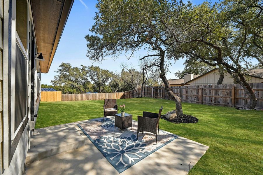 Large backyard - full fenced in for security/provacy