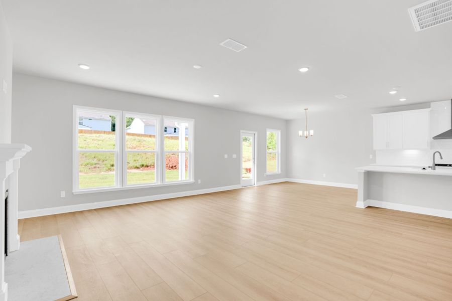 Spacious, unfurnished interior of a new home in Carriage Estates, Lexington (Image 39).