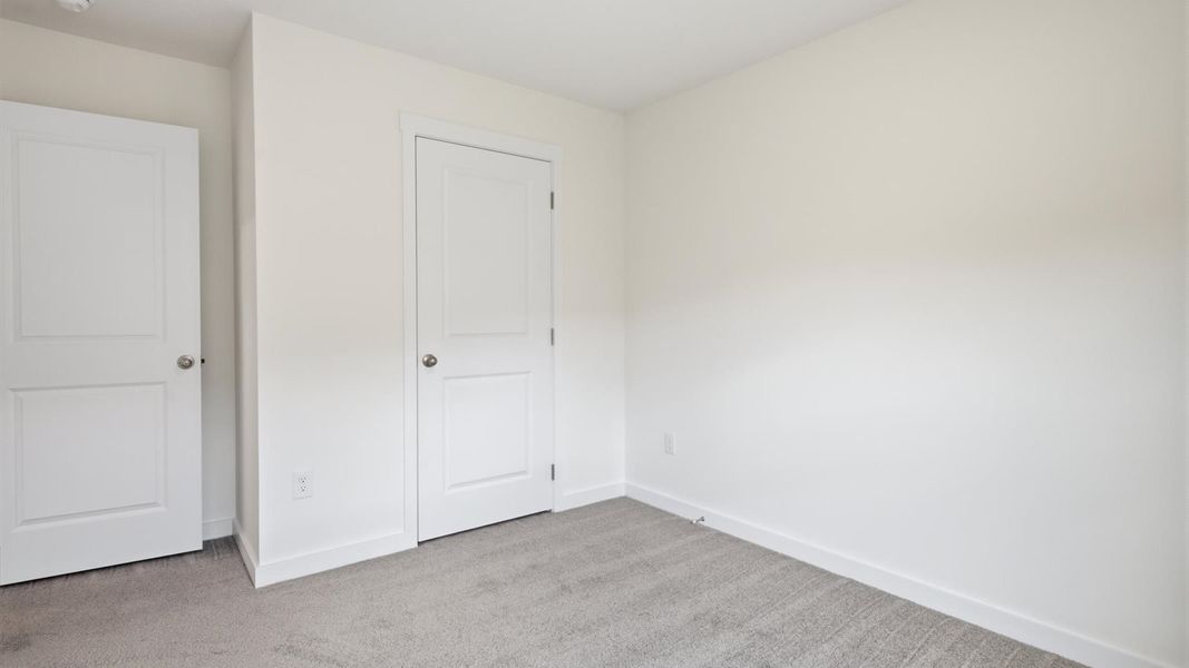 Spacious, unfurnished interior of a new home in Emory Creek, Harriman (Image 24).