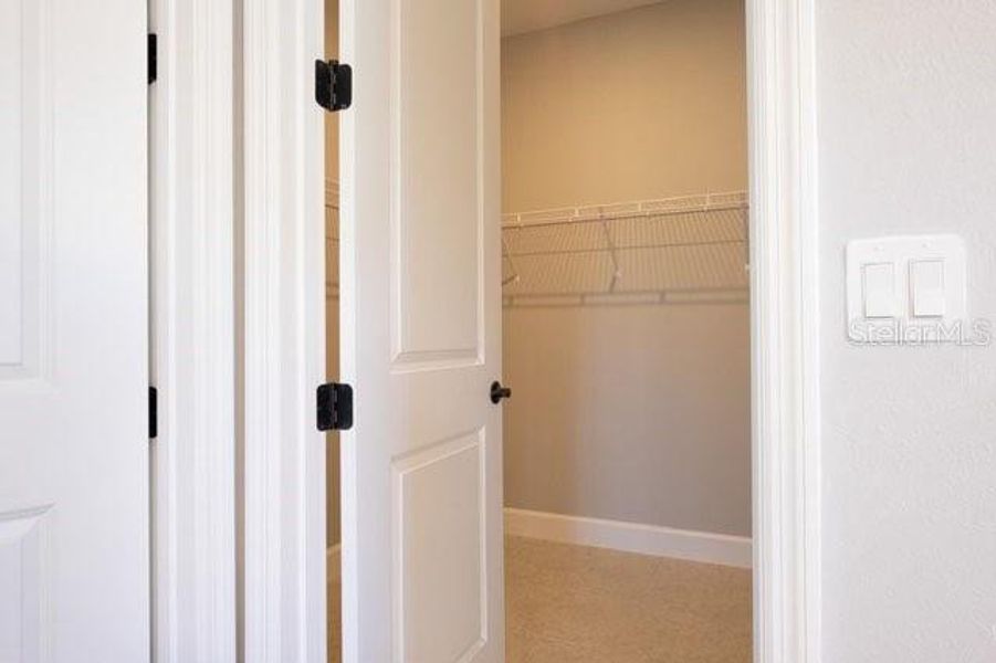Spacious, unfurnished interior of a new home in , Ocala (Image 9).
