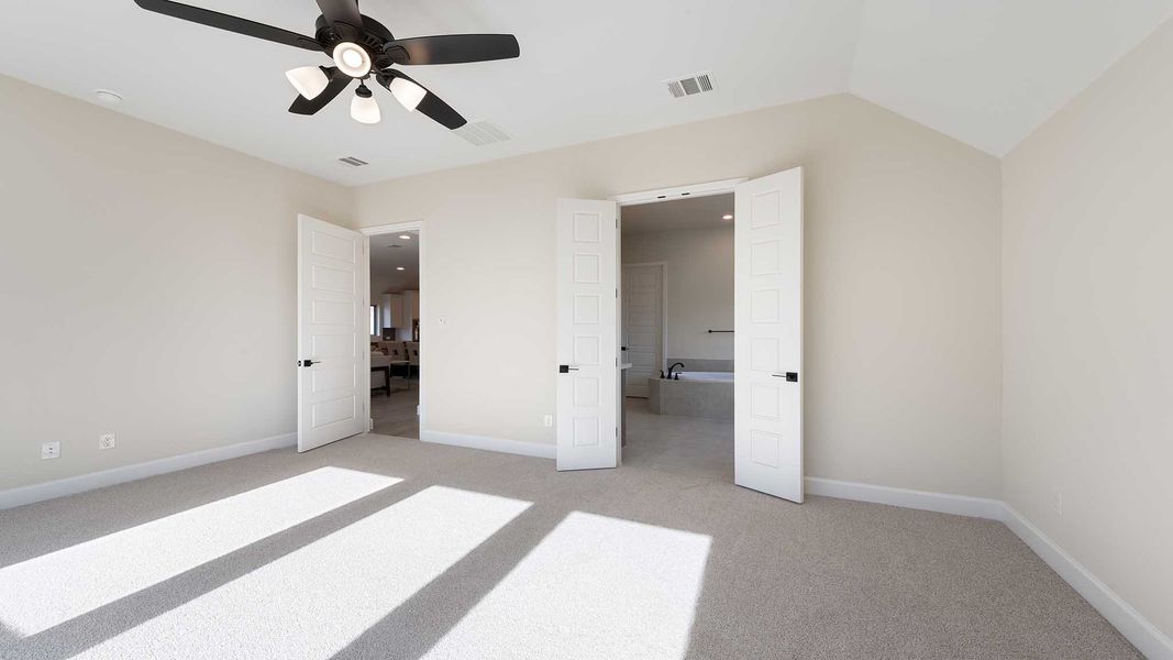 Spacious, unfurnished interior of a new home in Hillstead, Lavon (Image 21).