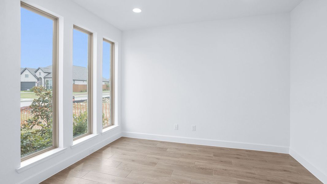 Spacious, unfurnished interior of a new home in Elyson, Katy (Image 10).