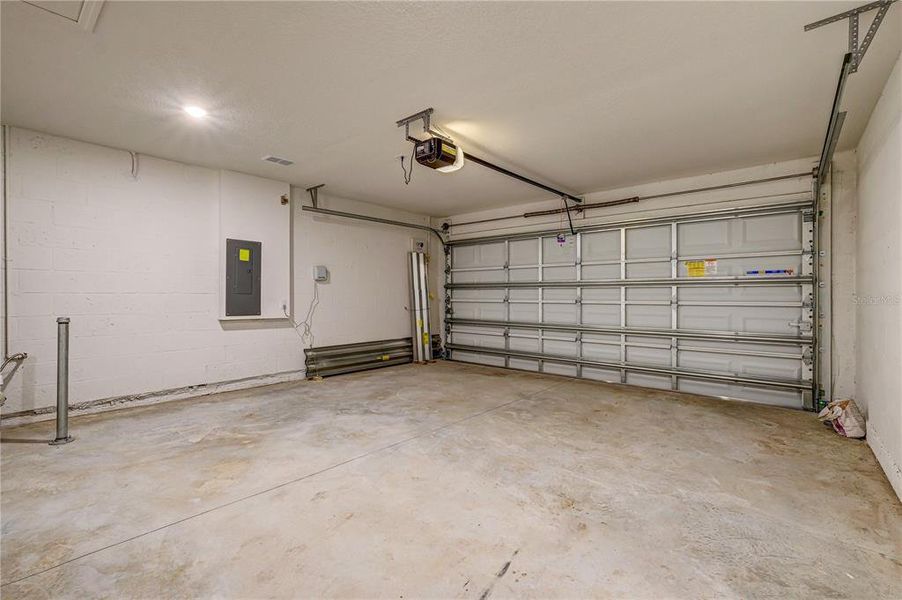 Spacious, unfurnished interior of a new home in Crosswind Point, Parrish (Image 28).