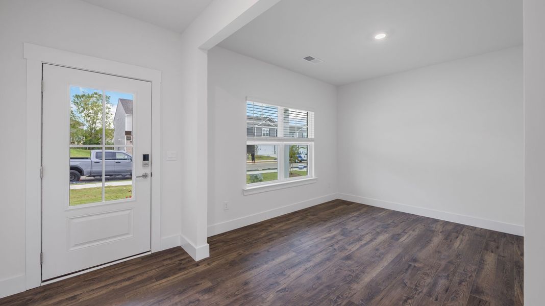Spacious, unfurnished interior of a new home in Harbor Crest, Ooltewah (Image 14).