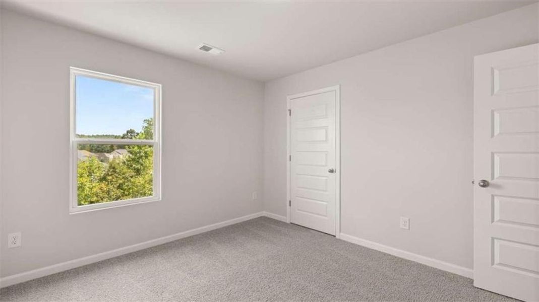 Spacious, unfurnished interior of a new home in Poplar Preserve, Newnan (Image 14).