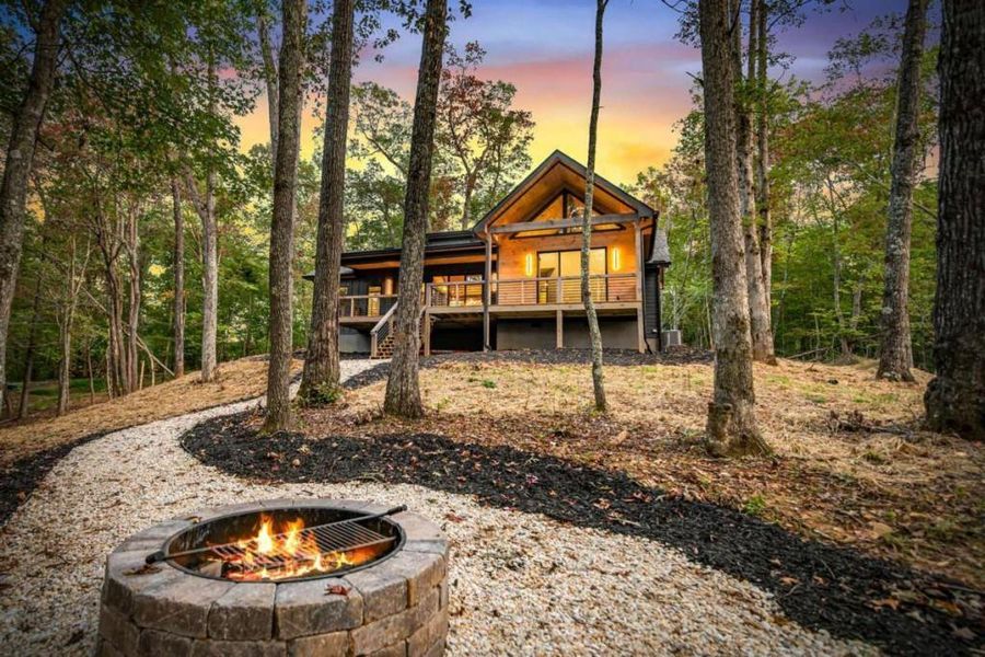 Image 47 of a home in .