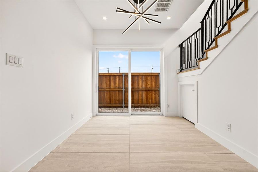 Spacious, unfurnished interior of a new home in , Richardson (Image 19).