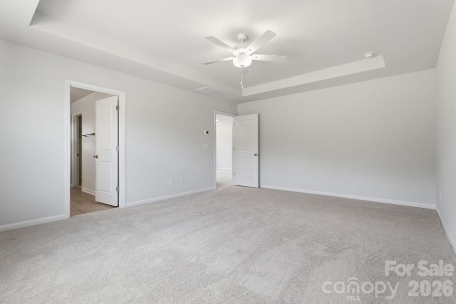 Spacious, unfurnished interior of a new home in Piper Creek, Newton (Image 19).