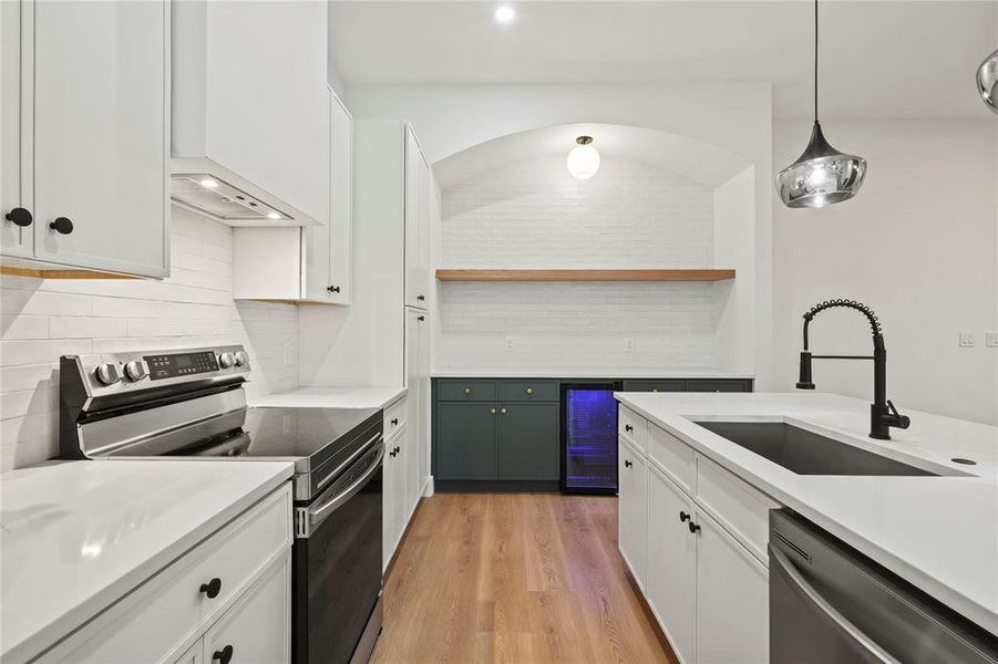 Furnished interior view inside a new home in , Dallas (Image 11).