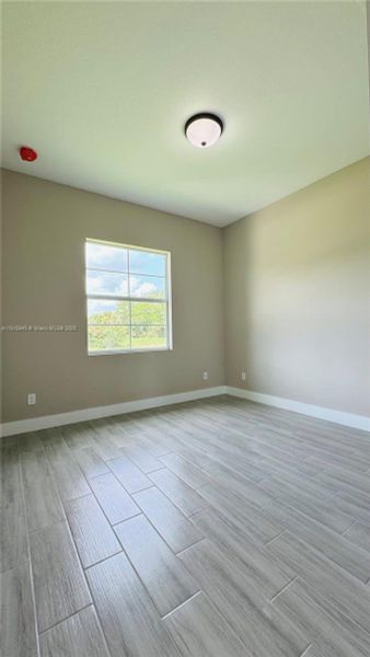 Spacious, unfurnished interior of a new home in , Labelle (Image 5).