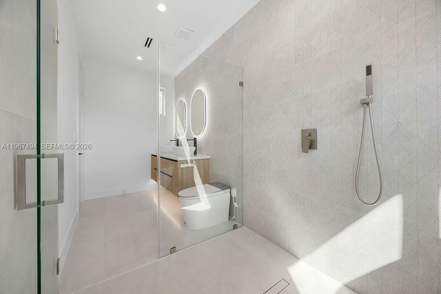 Furnished interior view inside a new home in , Fort Lauderdale (Image 11).