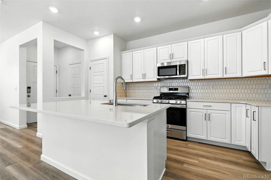 2094 Wagon Wheel ~ Ready Now