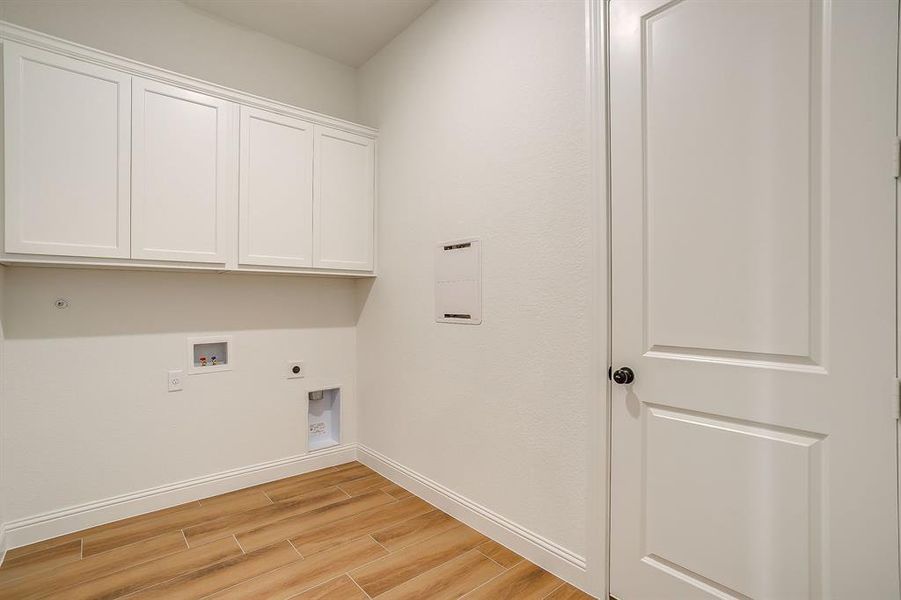 Spacious, unfurnished interior of a new home in , Benbrook (Image 31).