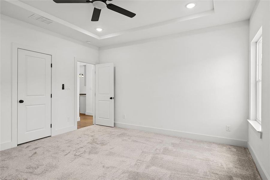 Spacious, unfurnished interior of a new home in , Greenville (Image 16).