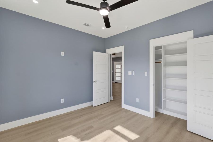 Spacious, unfurnished interior of a new home in , Gun Barrel City (Image 16).