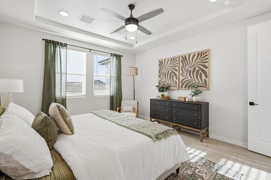 Representative furnished interior of a home built from the Valencia by Hakes Brothers in Verdancia, El Paso (Image 25).