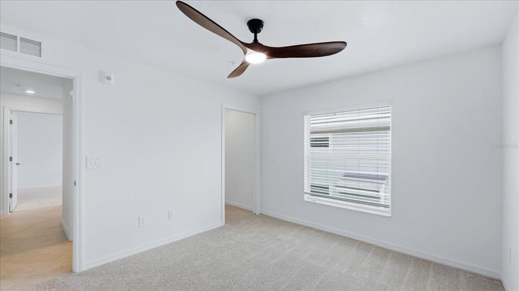 Spacious, unfurnished interior of a new home in , Venice (Image 17).