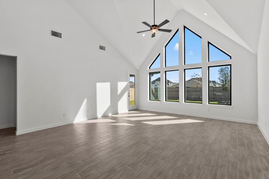 Spacious, unfurnished interior of a new home in Bridgeland 45', 50', 70', Cypress (Image 27).