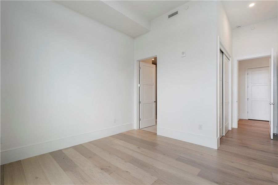 Spacious, unfurnished interior of a new home in The Dillon Buckhead, Atlanta (Image 50).