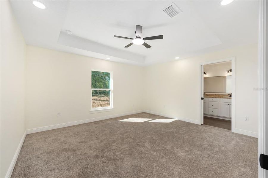 Spacious, unfurnished interior of a new home in , Dunnellon (Image 34).