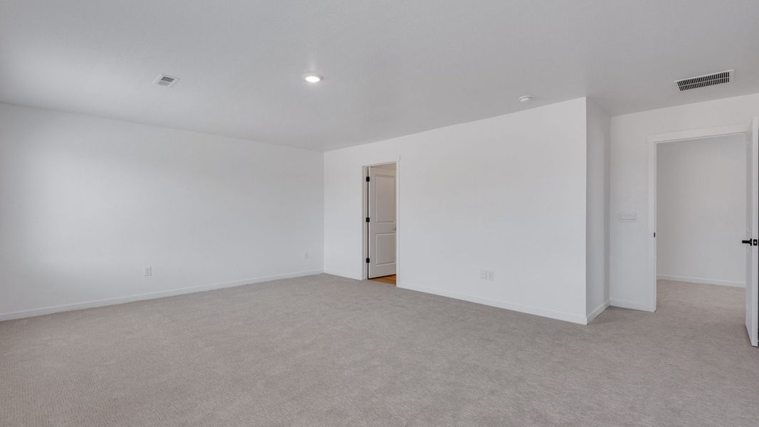 Spacious, unfurnished interior of a new home in Granary, Johnstown (Image 22).