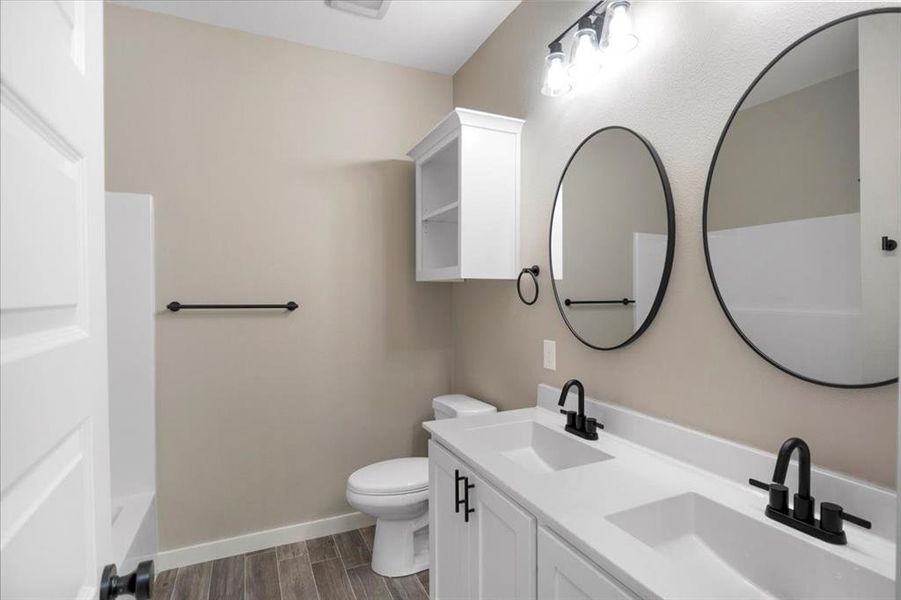 Furnished interior view inside a new home in , Lindale (Image 8).