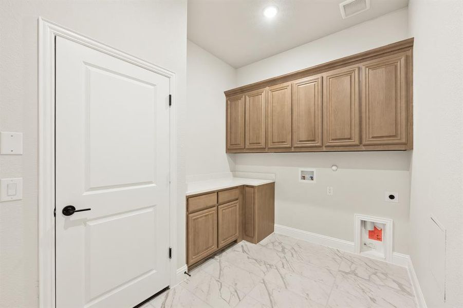 Furnished interior view inside a new home in Addison Hills, Cedar Hill (Image 13).