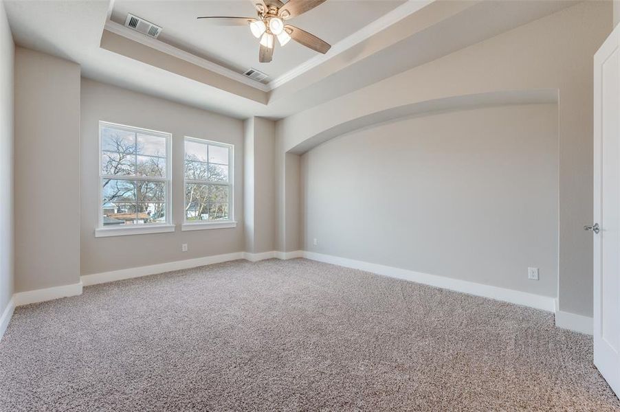 Spacious, unfurnished interior of a new home in , Lake Dallas (Image 24).