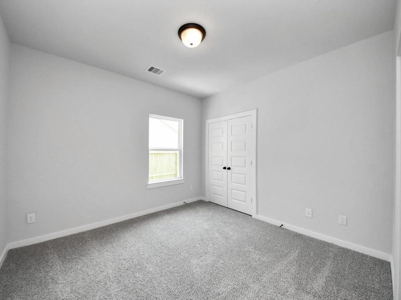 Spacious, unfurnished interior of a new home in River Ranch Meadows, Dayton (Image 24).