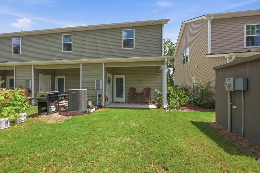 Exterior details and patio area of a home in , Wando (Image 22).