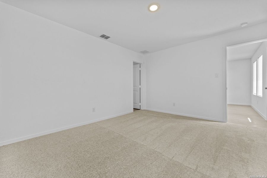 Spacious, unfurnished interior of a new home in Hidden Oasis, San Antonio (Image 18). Spacious, unfurnished interior of a new home in Hidden Oasis, San Antonio (Image 18).