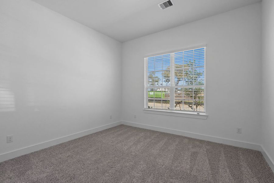 Spacious, unfurnished interior of a new home in Riceland Alley Loads, Mont Belvieu (Image 20).