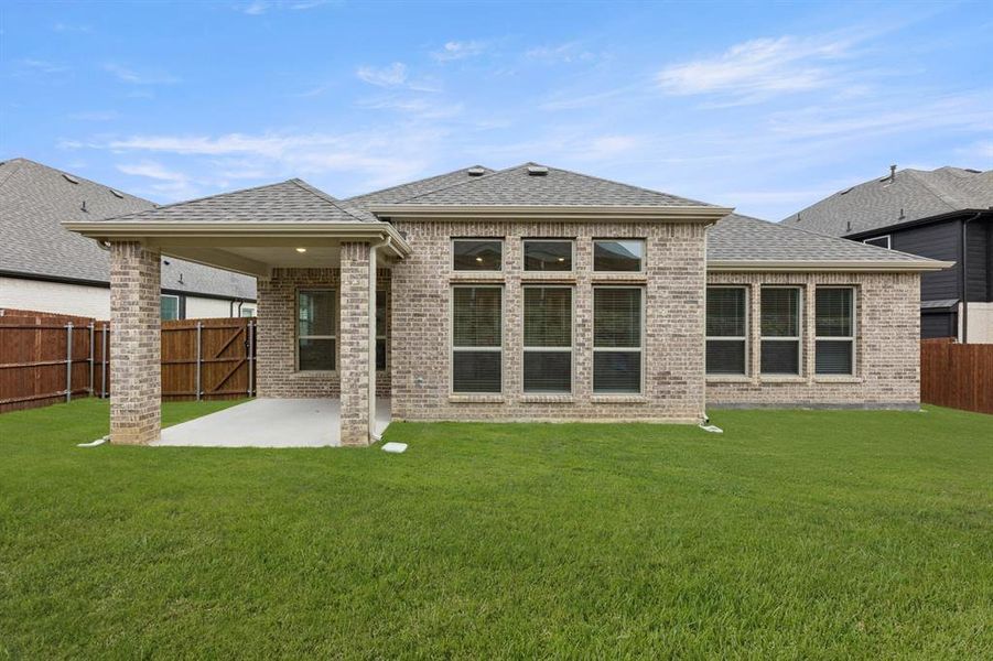 5209 Great Hollow-Back-2