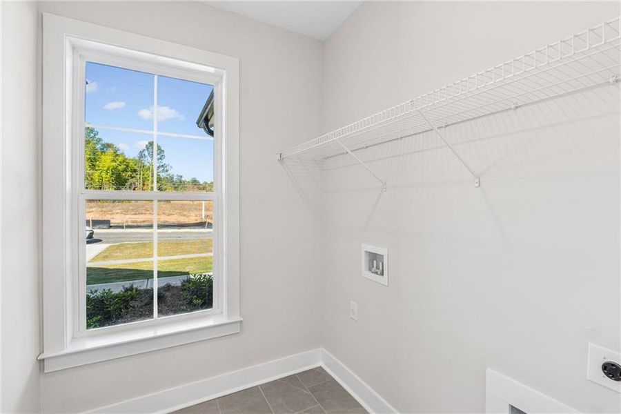 Spacious, unfurnished interior of a new home in Old Mill Preserve, Dallas (Image 10).