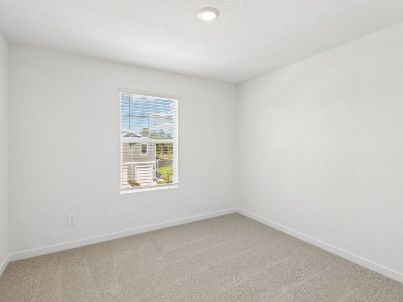 Spacious, unfurnished interior of a new home in The District at Oakleaf - The Commons, Middleburg (Image 12).