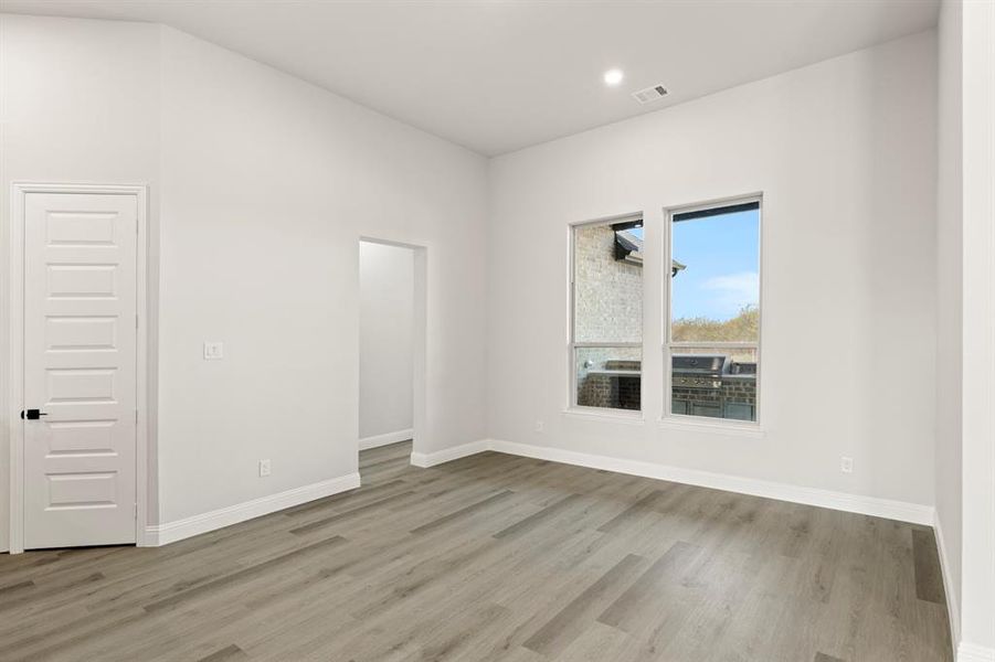 17. 6625 Emerson - Dining