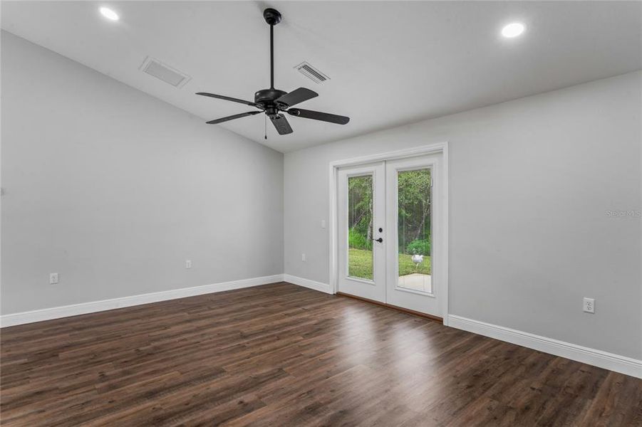 Spacious, unfurnished interior of a new home in , Brooksville (Image 24).