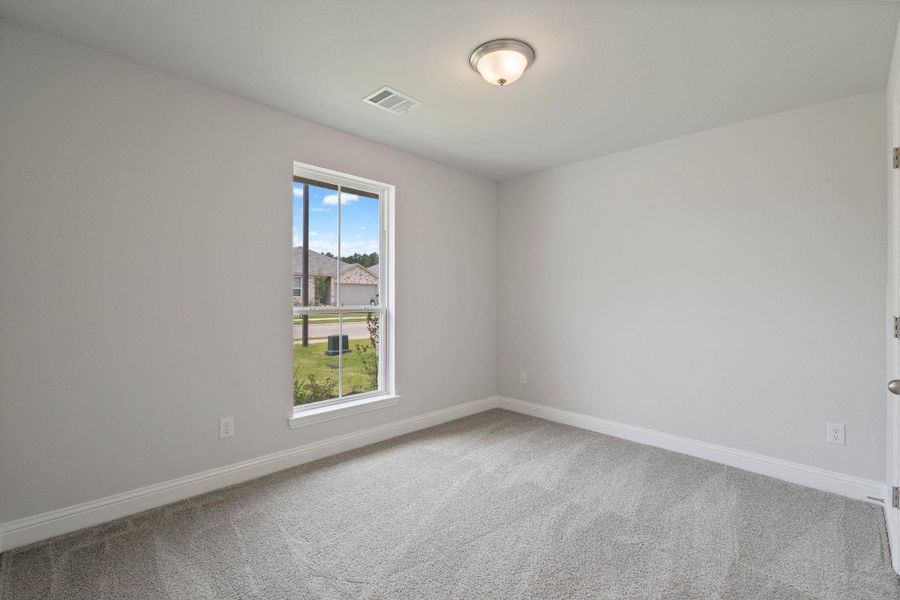 Spacious, unfurnished interior of a new home in Grand Oaks Reserve, Cleveland (Image 22).