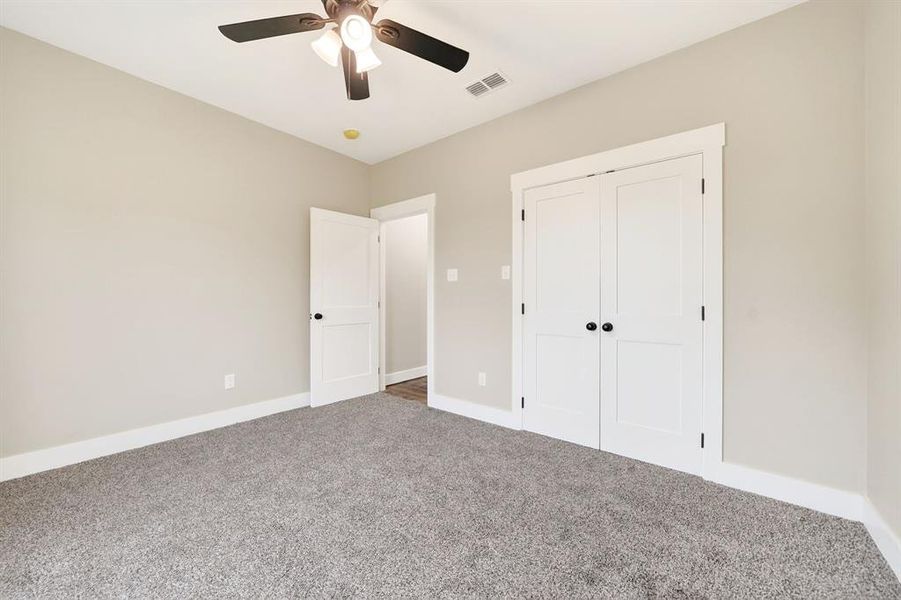 Spacious, unfurnished interior of a new home in , Edgewood (Image 35).