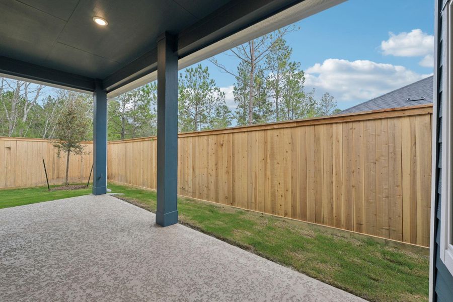 Exterior details and patio area of a home in Kresston 50's, Montgomery (Image 23).