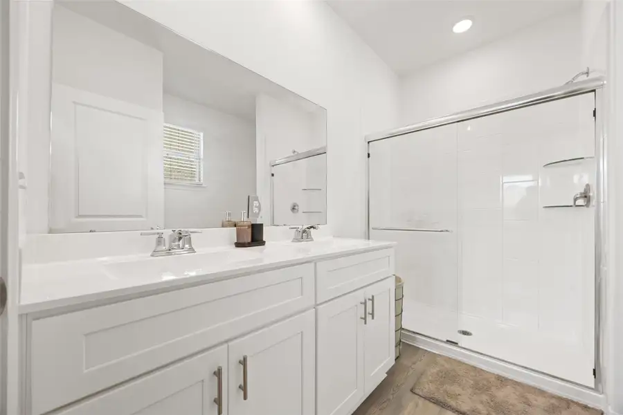 Furnished interior view inside a new home in , Alvin (Image 12).