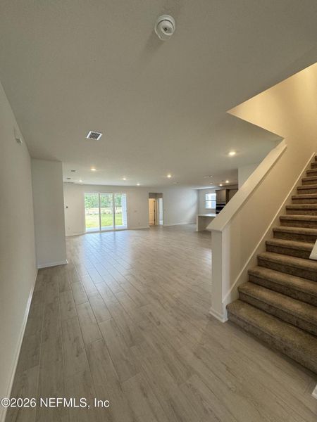 Spacious, unfurnished interior of a new home in Hyland Trail, Green Cove Springs (Image 40).