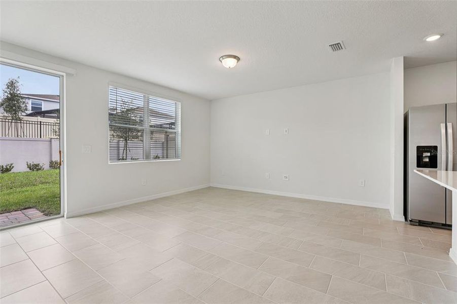 Spacious, unfurnished interior of a new home in Cagan Crossings West, Clermont (Image 20).
