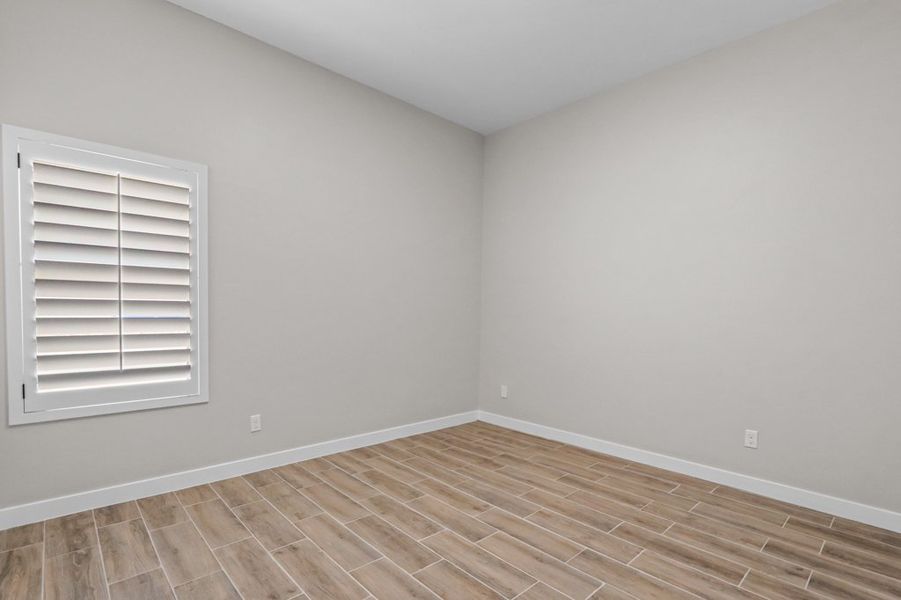 Spacious, unfurnished interior of a new home in Summer Sky North, El Paso (Image 20).