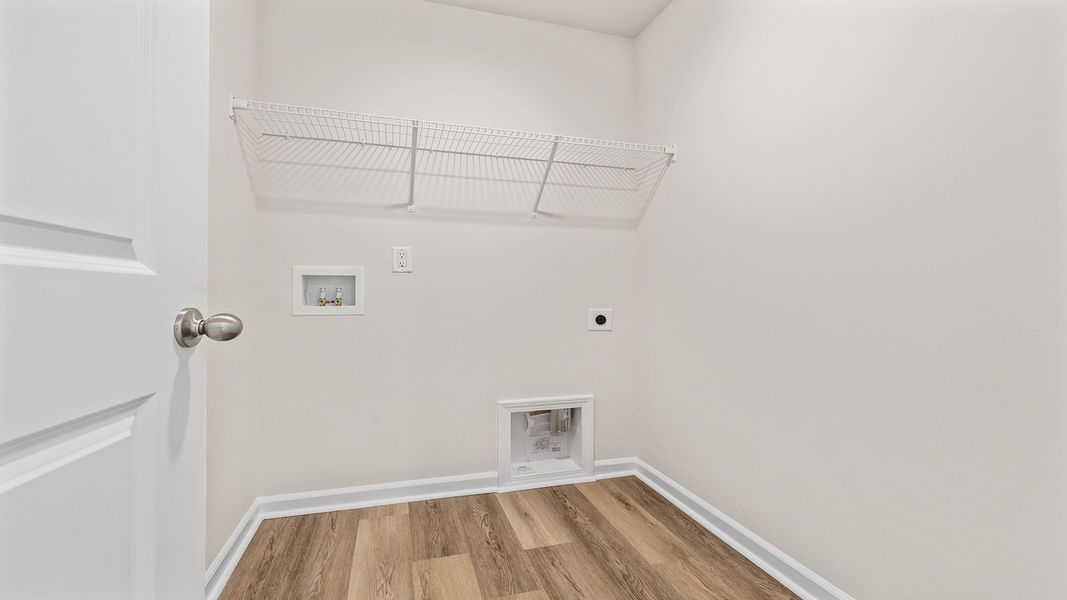 Spacious, unfurnished interior of a new home in Cascade Point, Seneca (Image 35).