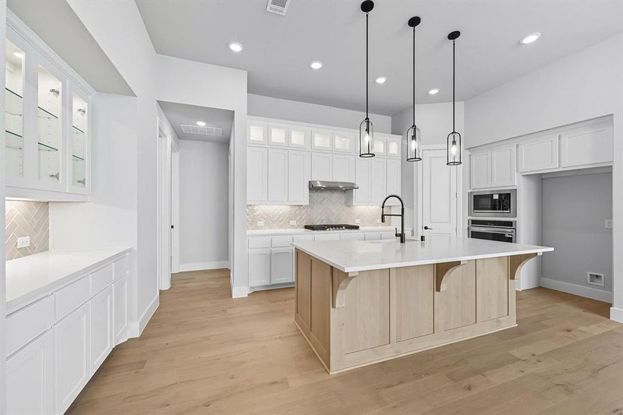 Furnished interior view inside a new home in Trinity Falls, McKinney (Image 7). Furnished interior view inside a new home in Trinity Falls, McKinney (Image 7).