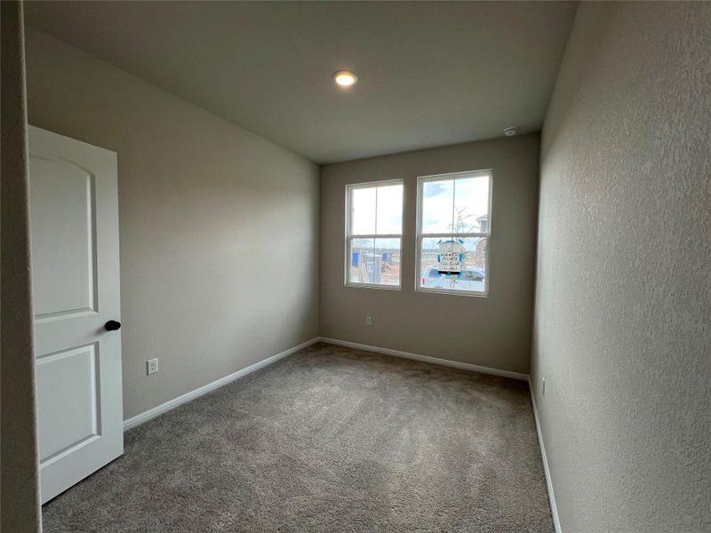 Spacious, unfurnished interior of a new home in Rolling Glen, Hutto (Image 15).